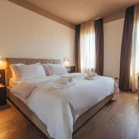 Palazzo Paradiso Hotel 3*